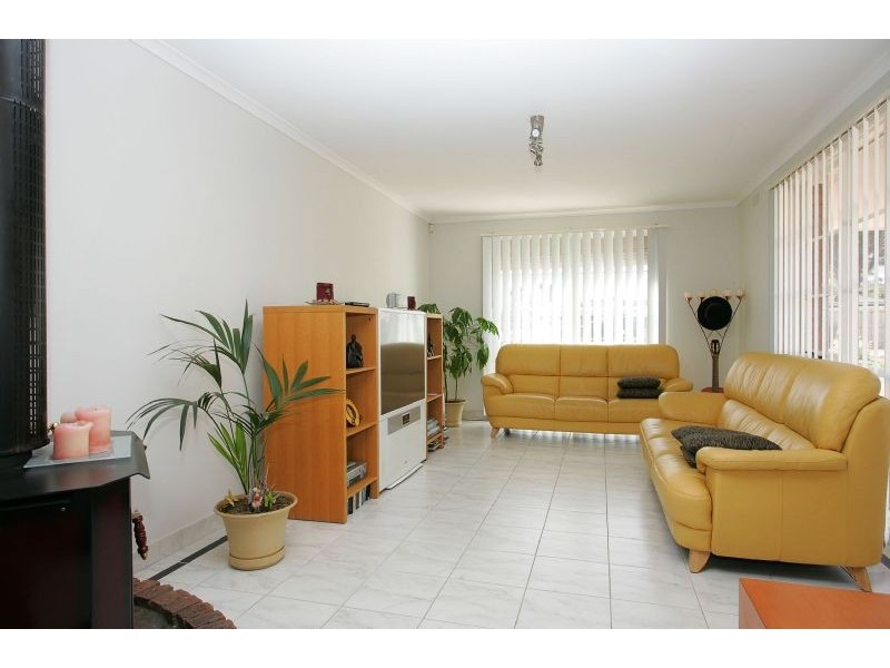 9 Parton Place, Craigieburn VIC 3064