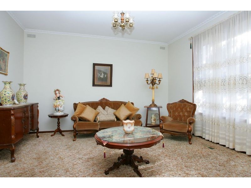 11 Crockett Avenue, Craigieburn VIC 3064