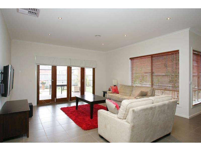 4  Kelso Street, Craigieburn VIC 3064