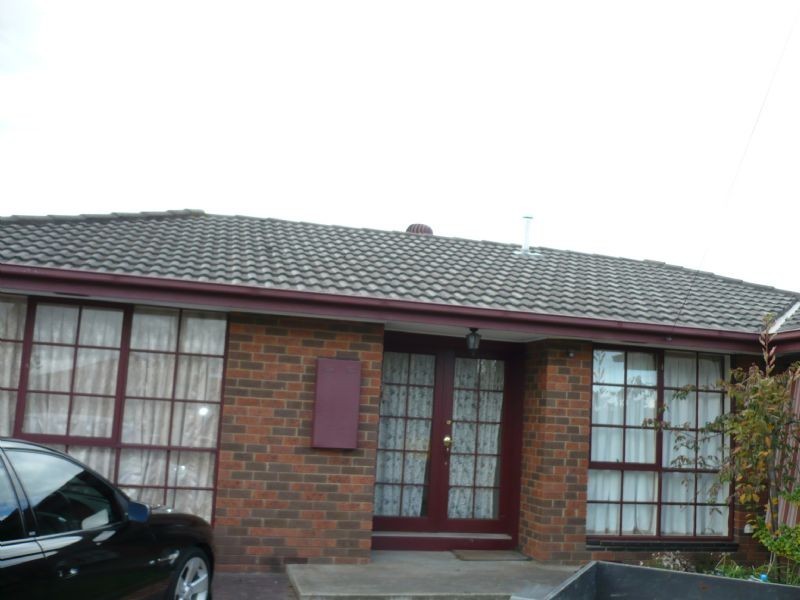 18 Milburn Place, Craigieburn VIC 3064