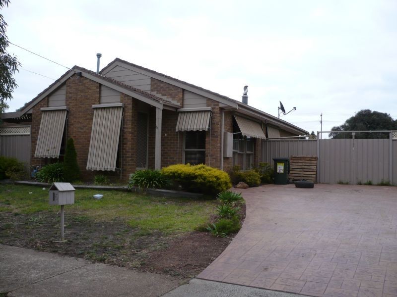 6 Whitley Crescent, Craigieburn VIC 3064