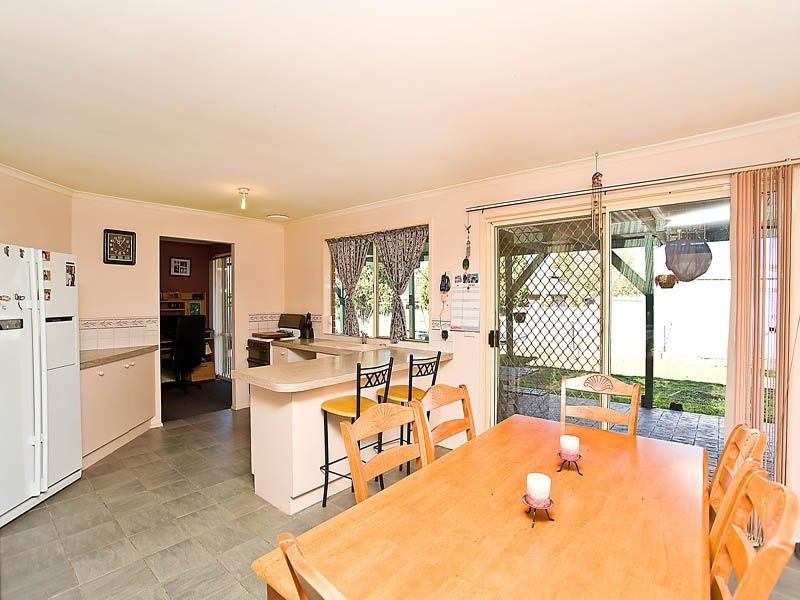 9 Cardiff Court, Craigieburn VIC 3064