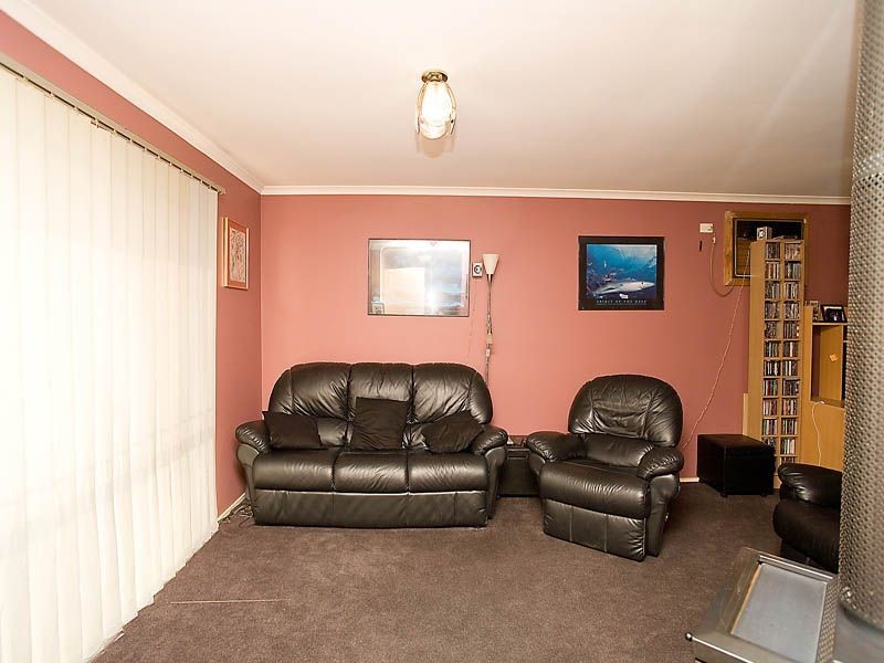 9 Cardiff Court, Craigieburn VIC 3064