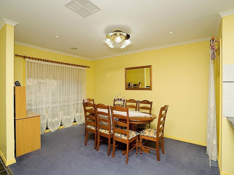 10 Salween Crescent, Roxburgh Park VIC 3064