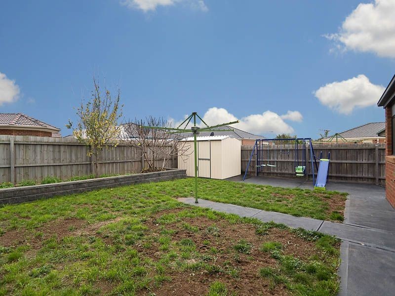 10 Salween Crescent, Roxburgh Park VIC 3064