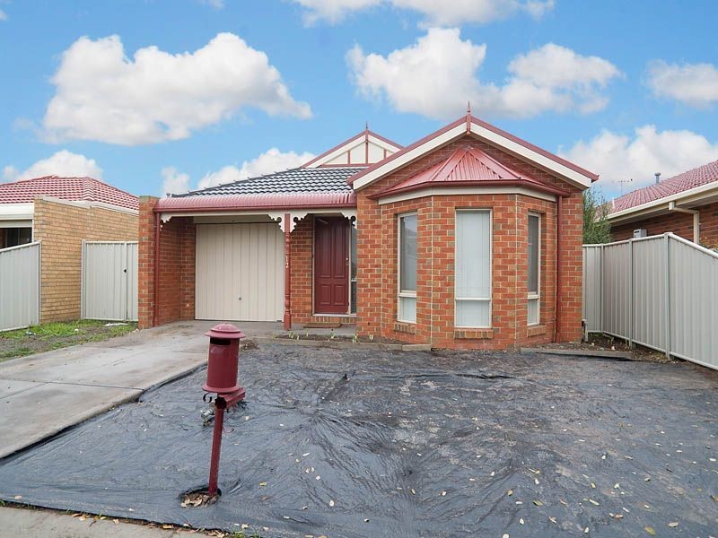 12 Mulberry Pass, Craigieburn VIC 3064