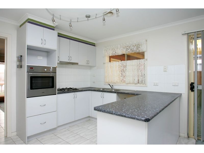 15 Bathurst Close, Craigieburn VIC 3064