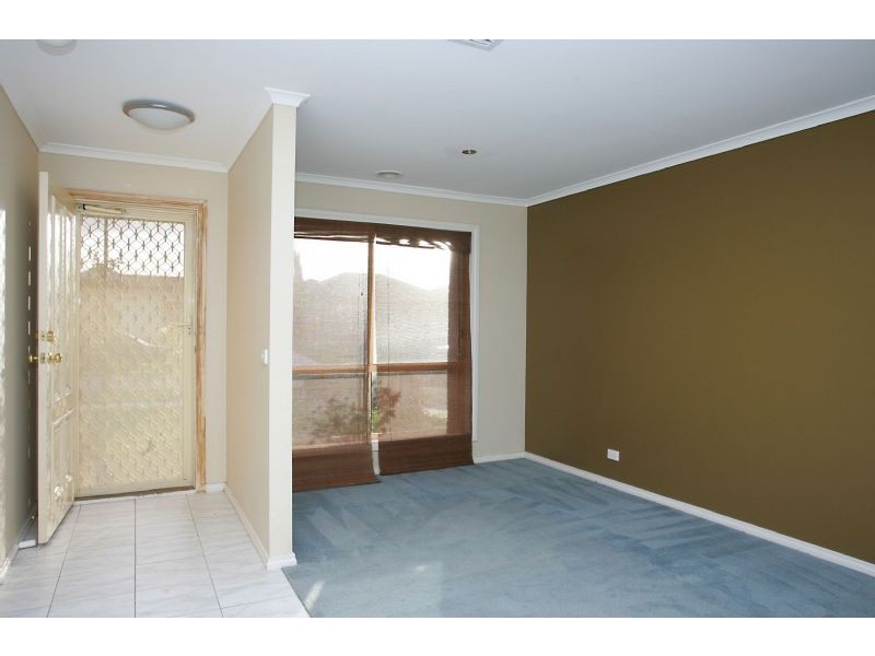 15 Bathurst Close, Craigieburn VIC 3064