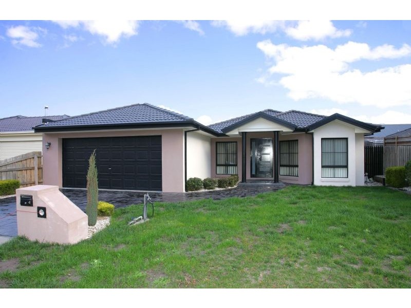 4 Stead Street, Roxburgh Park VIC 3064