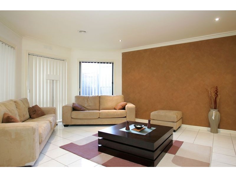 4 Stead Street, Roxburgh Park VIC 3064