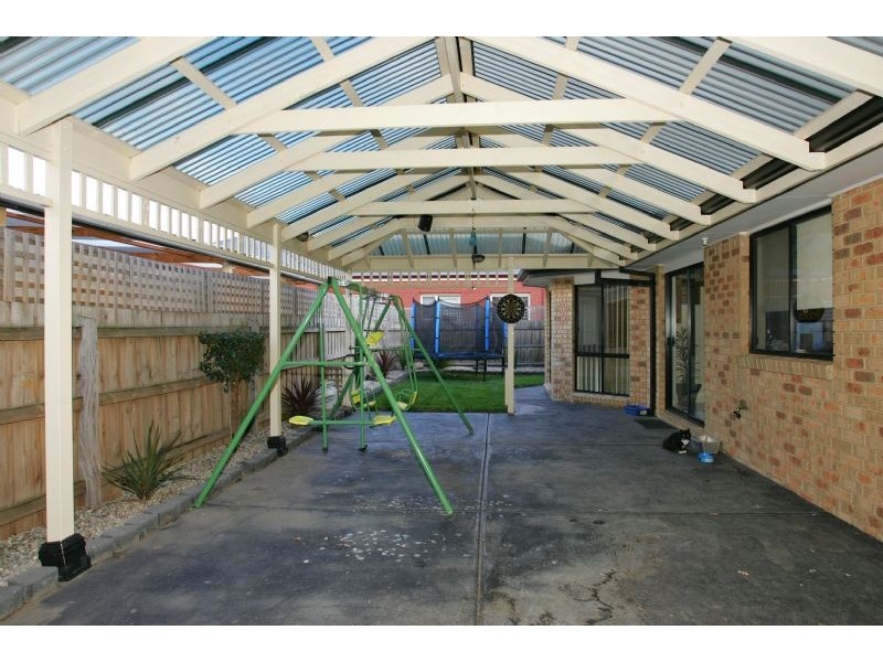 4 Stead Street, Roxburgh Park VIC 3064