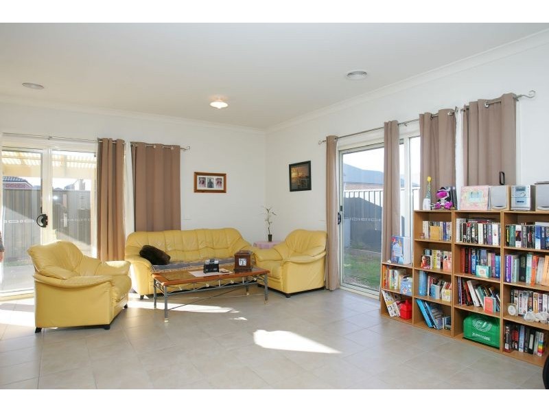 30 Girraween Crescent, Craigieburn VIC 3064