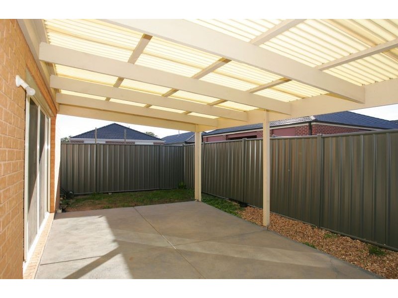 30 Girraween Crescent, Craigieburn VIC 3064