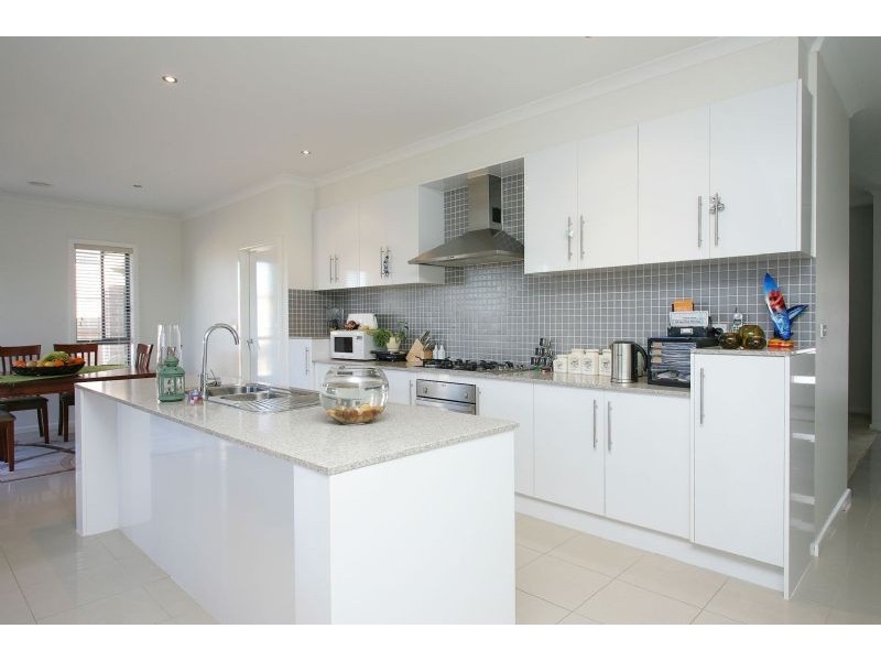 71 Bellfield Drive, Craigieburn VIC 3064
