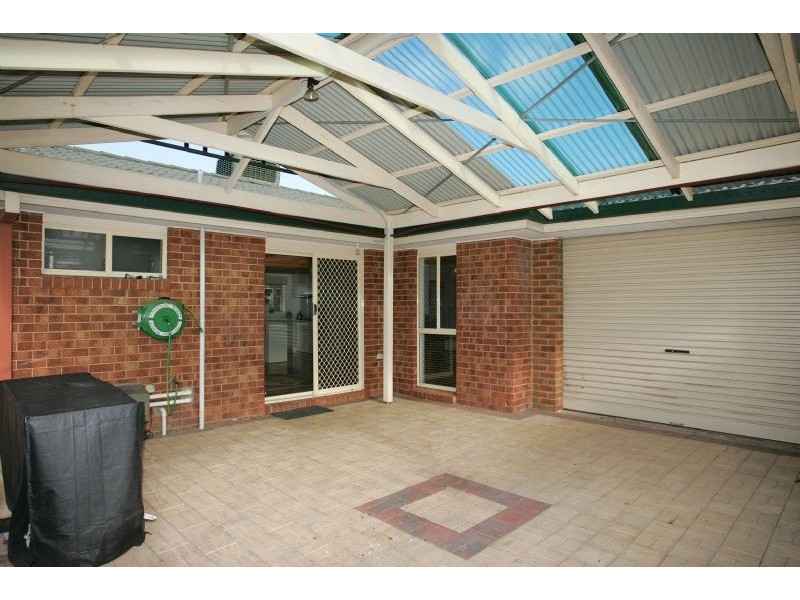 10 Chamney Place, Roxburgh Park VIC 3064