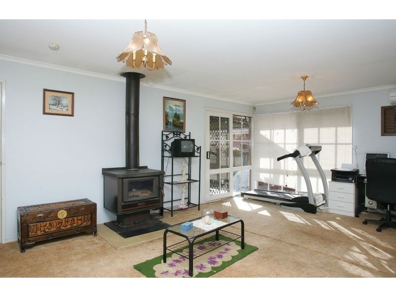 45 Farnborough Avenue, Craigieburn VIC 3064