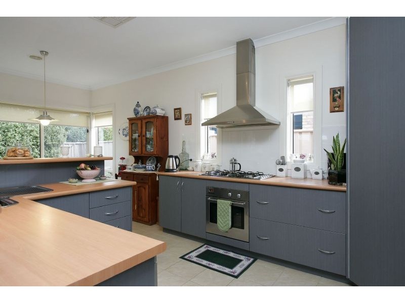 10 Liverpool Circuit, Craigieburn VIC 3064