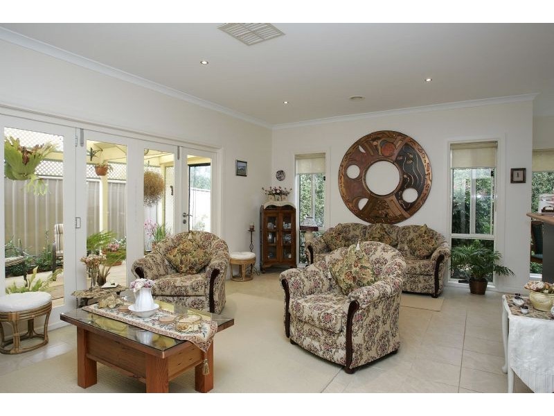 10 Liverpool Circuit, Craigieburn VIC 3064
