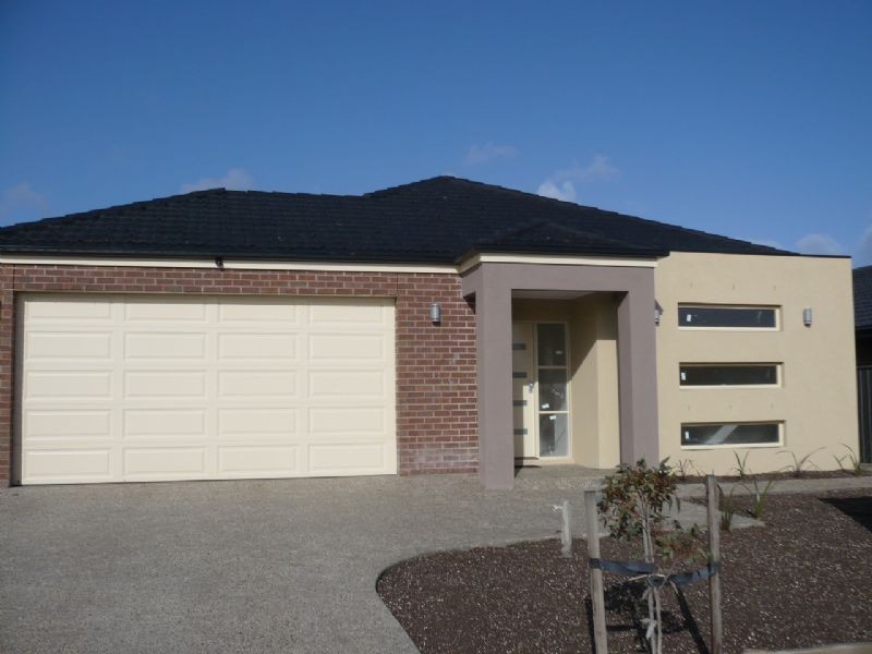 54 Mareeba Way, Craigieburn VIC 3064