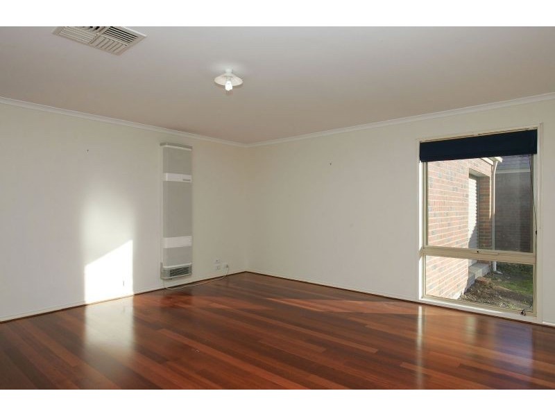 5 Flora Lane, Craigieburn VIC 3064