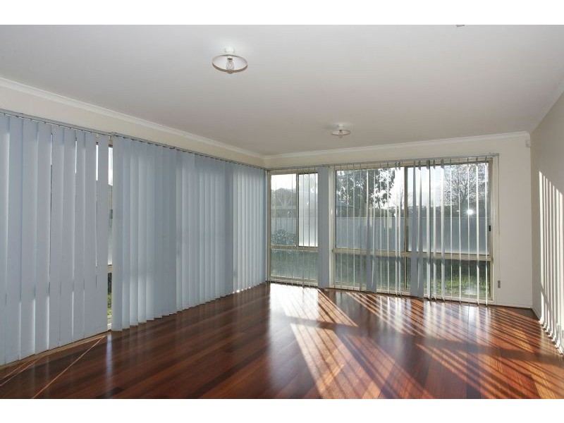 5 Flora Lane, Craigieburn VIC 3064