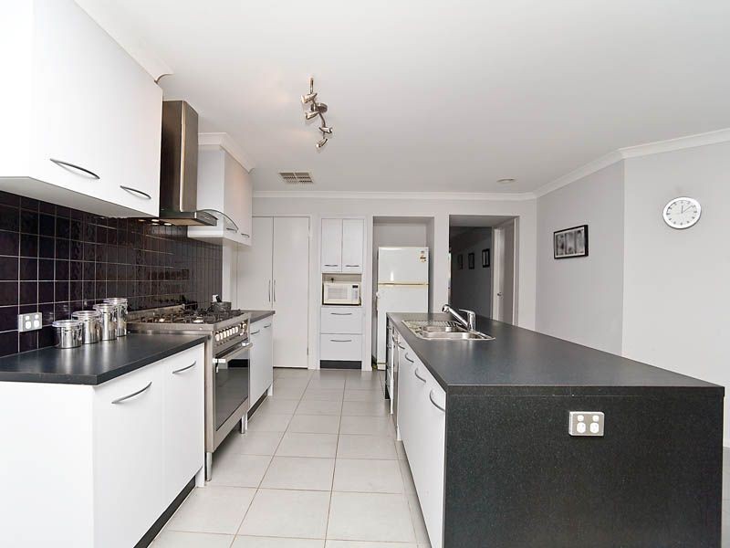 35 Long Island Circuit, Craigieburn VIC 3064