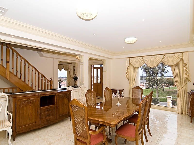 Roxburgh Park VIC 3064