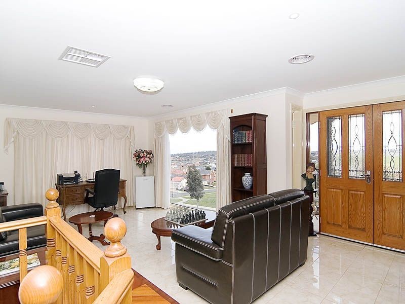 Roxburgh Park VIC 3064