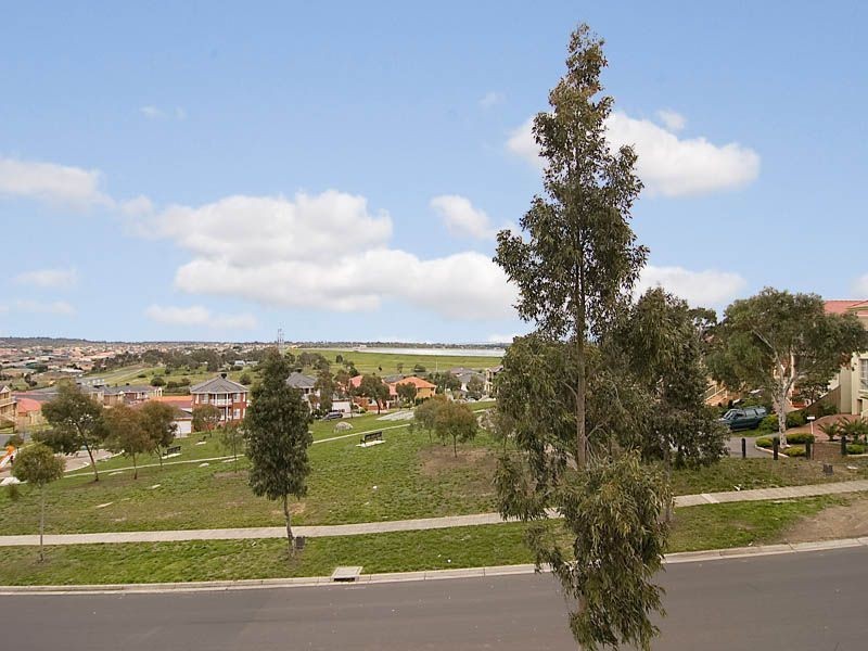 Roxburgh Park VIC 3064