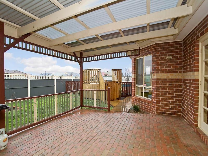 11 Bay Meadow Green, Craigieburn VIC 3064