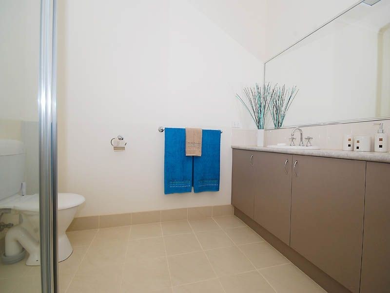 11 St.Cloud Green, Craigieburn VIC 3064