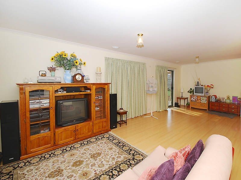 10 Heytesbury Crescent, Craigieburn VIC 3064