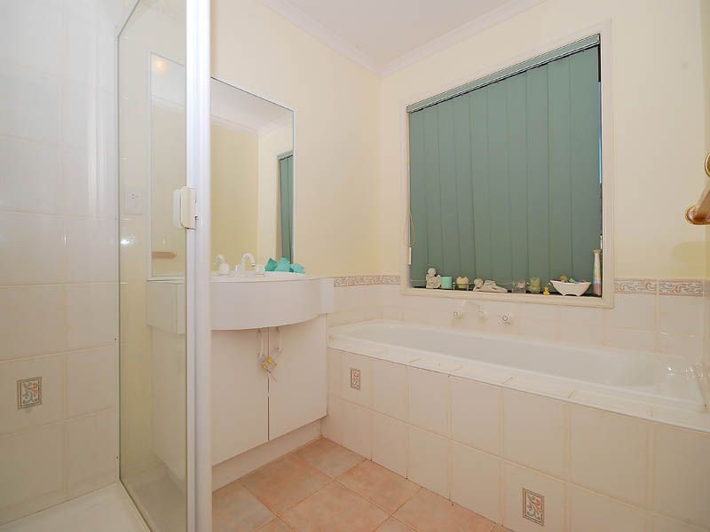 10 Heytesbury Crescent, Craigieburn VIC 3064