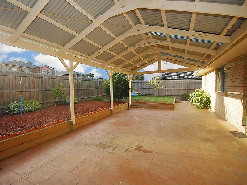 10 Heytesbury Crescent, Craigieburn VIC 3064