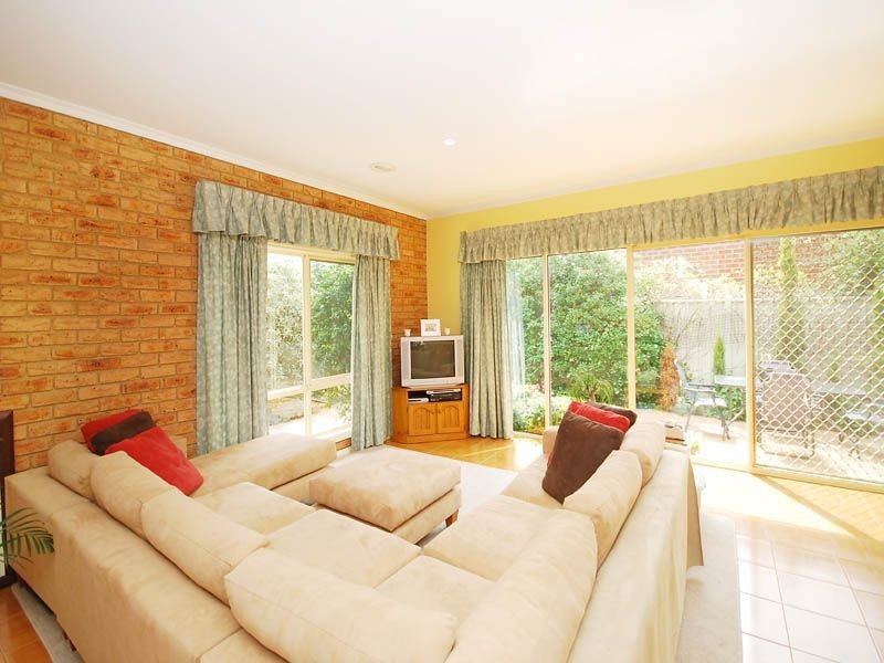 12 Shearwater Place, Craigieburn VIC 3064