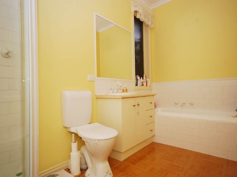 12 Shearwater Place, Craigieburn VIC 3064