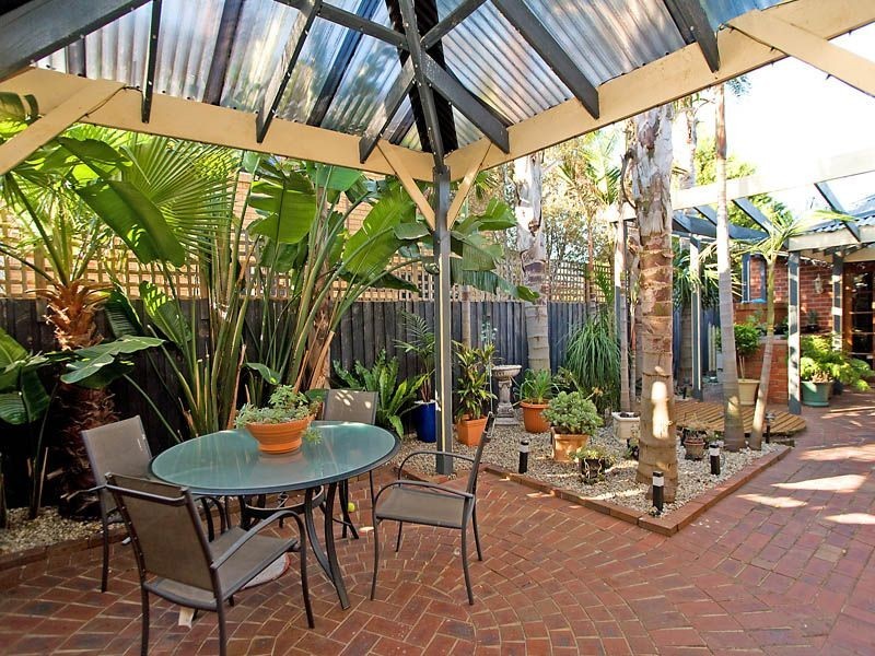 106 Rossiter Avenue, Roxburgh Park VIC 3064