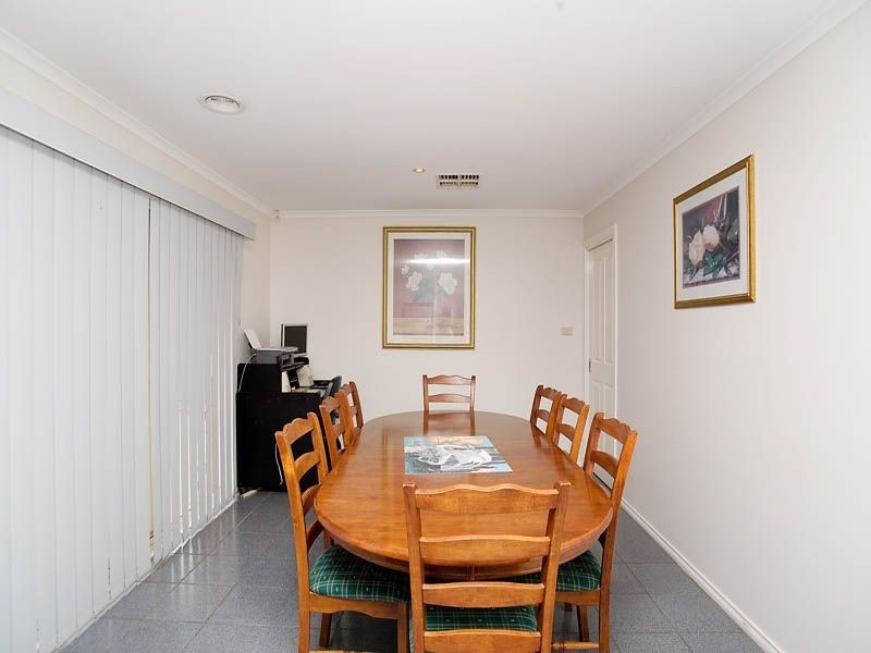 10 Verwood Court, Craigieburn VIC 3064