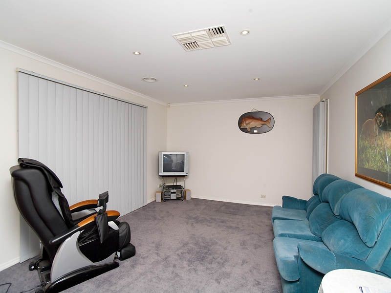 10 Verwood Court, Craigieburn VIC 3064