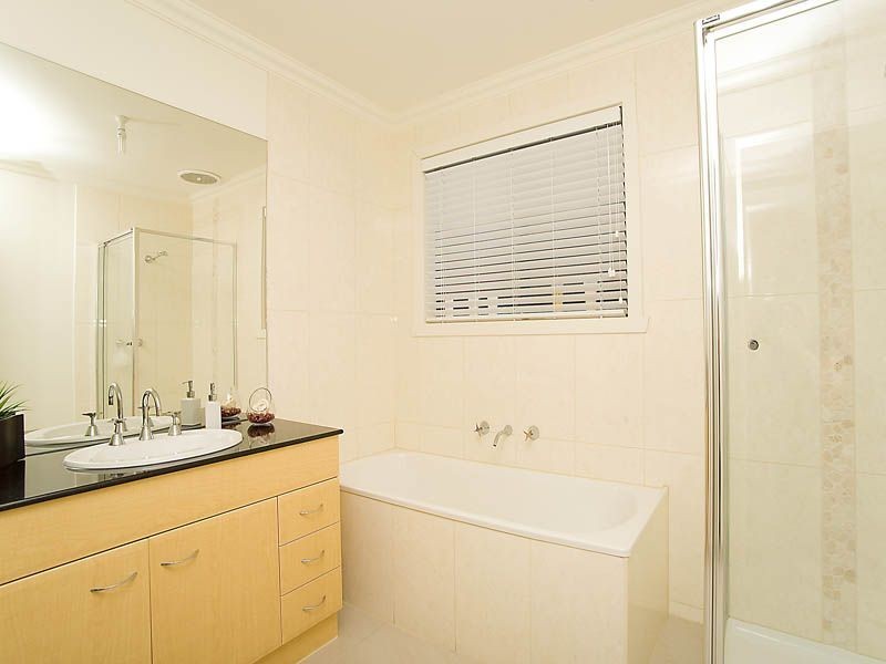 22 Brushwood Court, Roxburgh Park VIC 3064