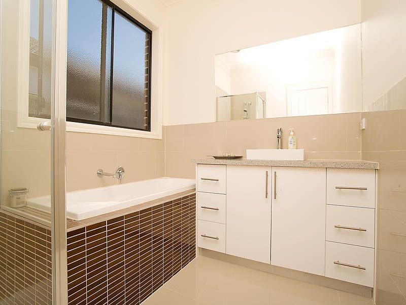 30 Mallacoota Way, Craigieburn VIC 3064