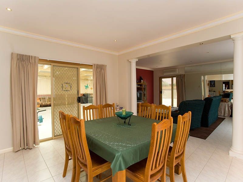 7 Pembroke Crescent, Craigieburn VIC 3064