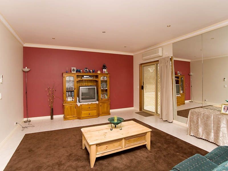 7 Pembroke Crescent, Craigieburn VIC 3064