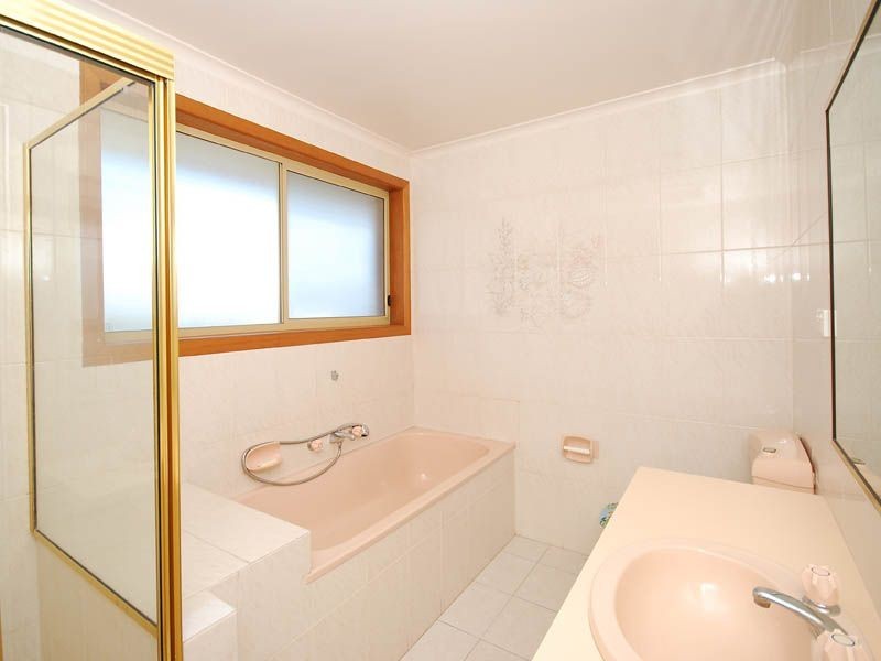 7 Pembroke Crescent, Craigieburn VIC 3064