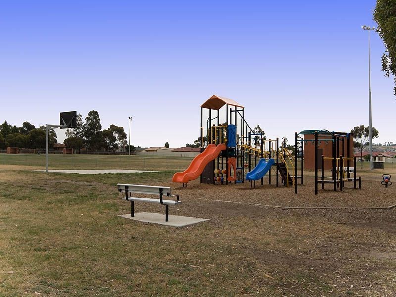 38 Pines Way, Craigieburn VIC 3064
