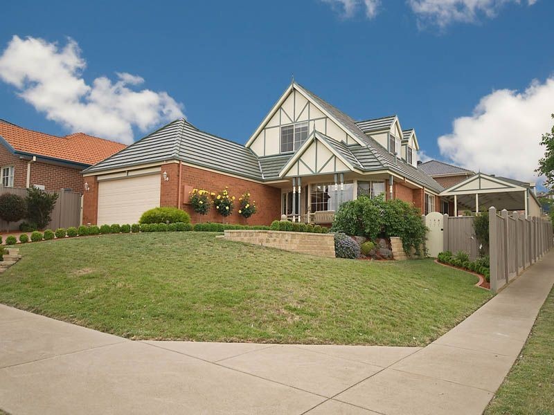 2 Crestmont Terrace, Craigieburn VIC 3064