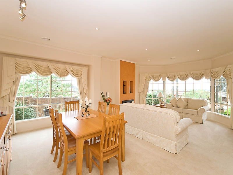 2 Crestmont Terrace, Craigieburn VIC 3064