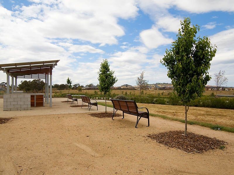 27 Mallacoota Way, Craigieburn VIC 3064