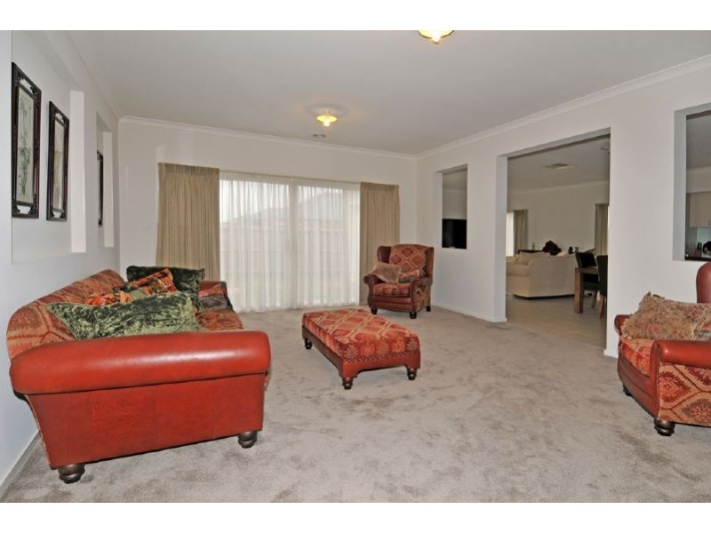 23 Claremont Street, Craigieburn VIC 3064