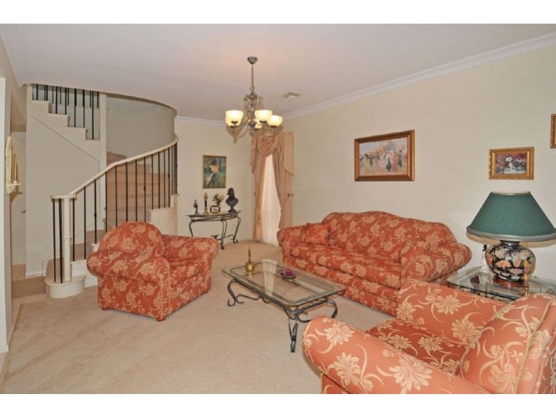 12 Hunter Avenue, Roxburgh Park VIC 3064